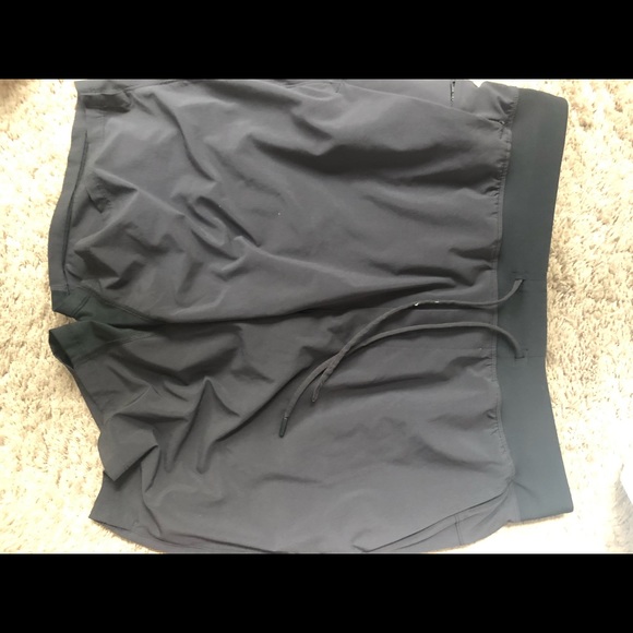 Lululemons Mens Shorts - Picture 1 of 3